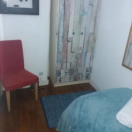 Center - With 3 Private-rooms Lizbona